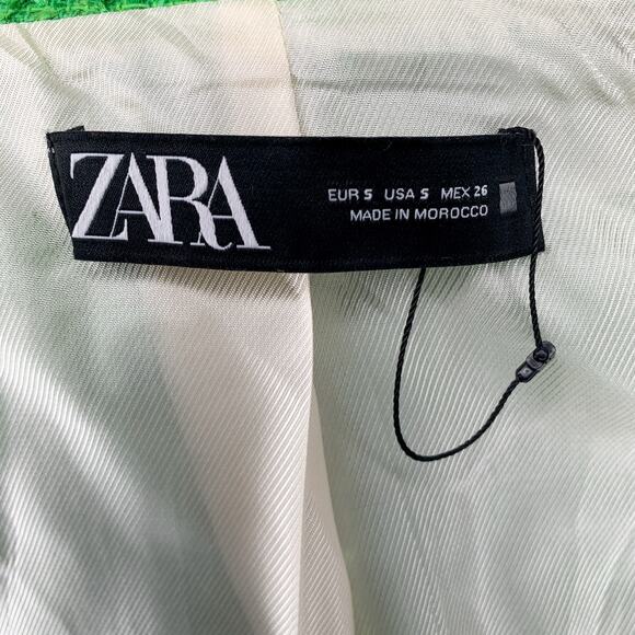 Zara Kate Middleton Textured Tweed Boucle Apple Green Gold Button Cropped Blazer - Picture 13 of 14